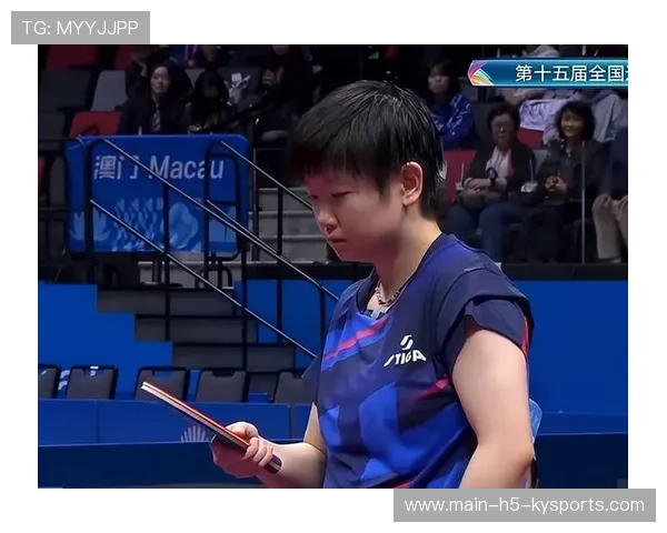 乒乓球滚网球幸运得分惹观众爆笑