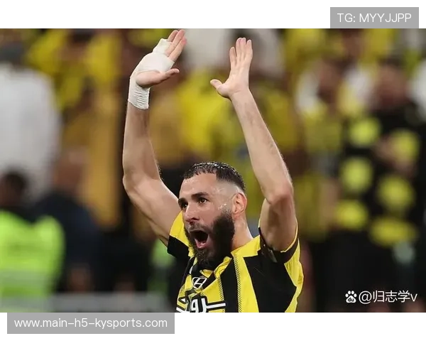 本泽马沙特新月首秀攻势如潮，进攻端霸气十足