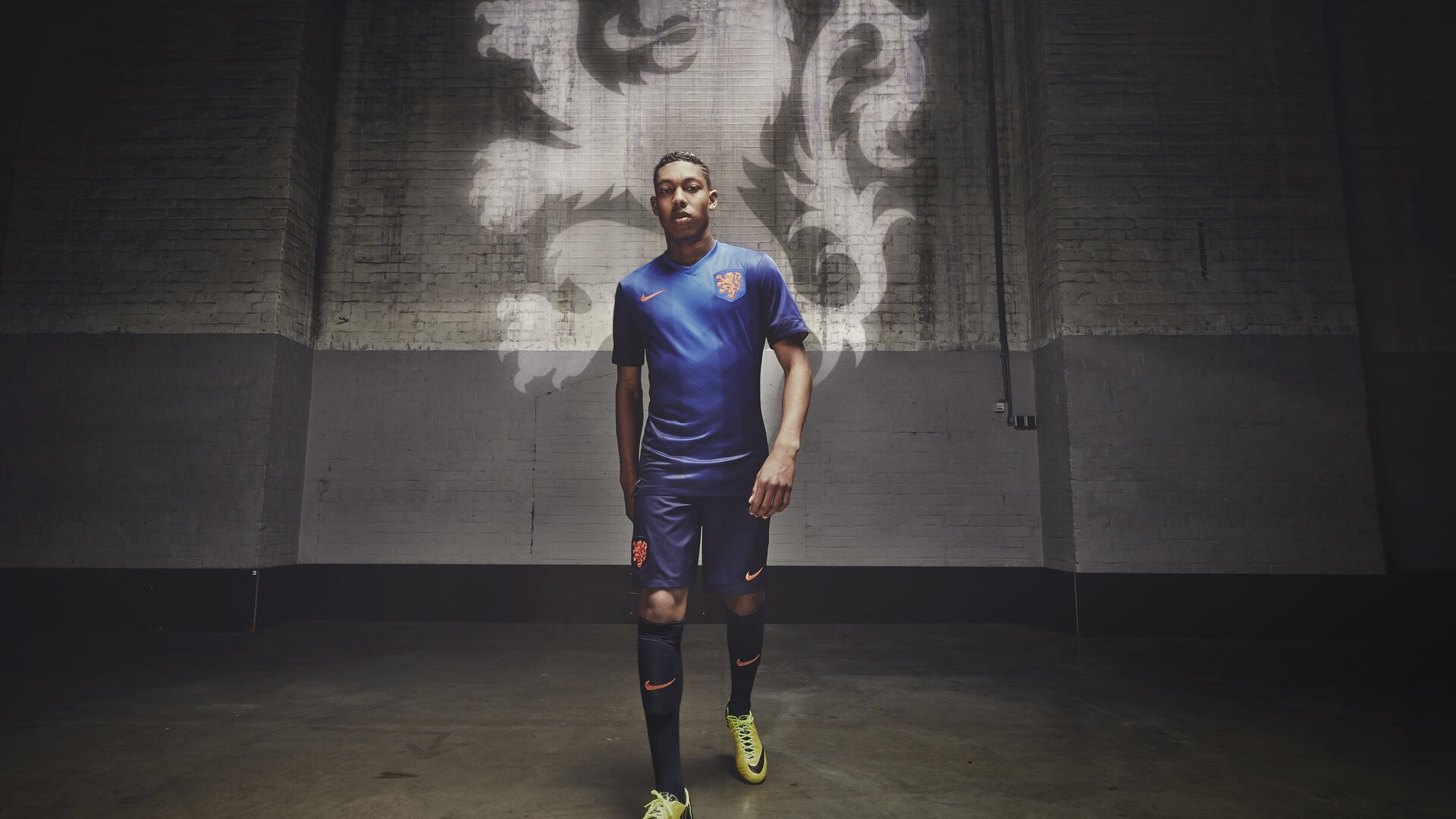 国米继续强势,4连胜稳居欧冠小组榜首,莱因哈特再度发挥,莱因克尔国家队号码