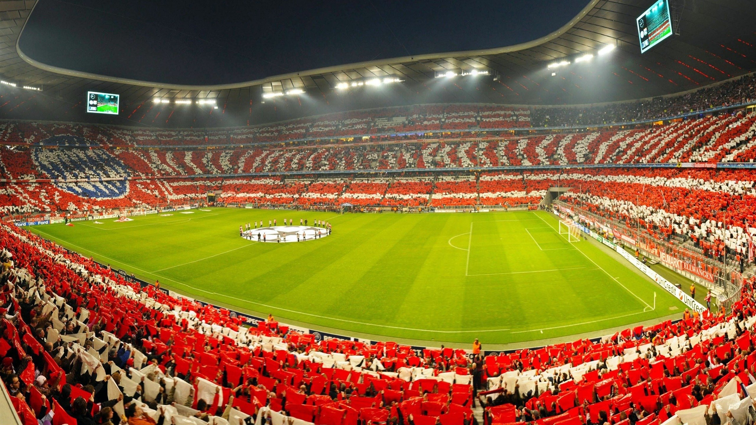 欧冠赛场上的球迷文化成为全球转播镜头热点,欧冠转播权是谁